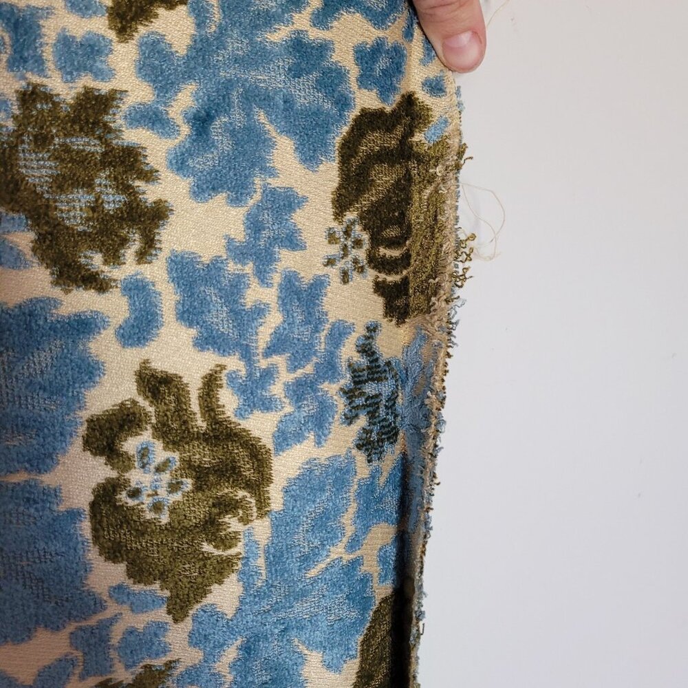 Gorgeous Vtg Rose Blue And Gold Floral Brocade Fabric 2 Pieces 48x55” & 50x54" - Picture 8 of 9